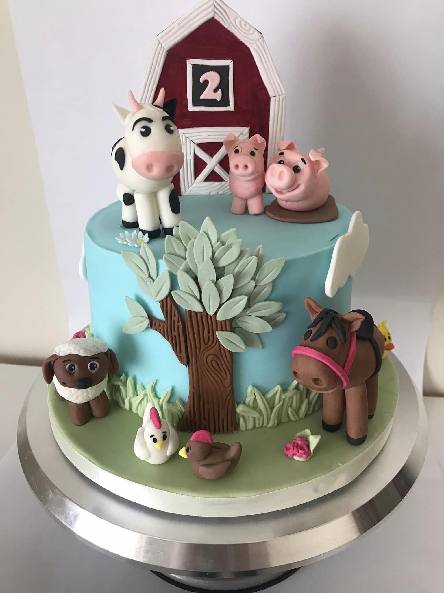 barnyard animal children's cake kent